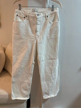 Abercrombie & Fitch Cream High-Rise Relaxed Jeans
